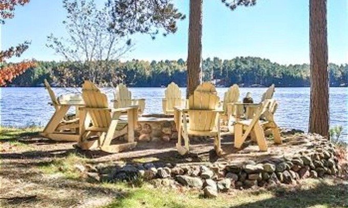 Eagle River Cabina | Panoramic Views over looking the Eagle River Chain of Lakes!