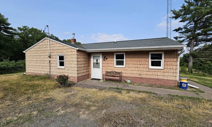 Neillsville Cabaña | Papa Opelt's Cozy Cottage