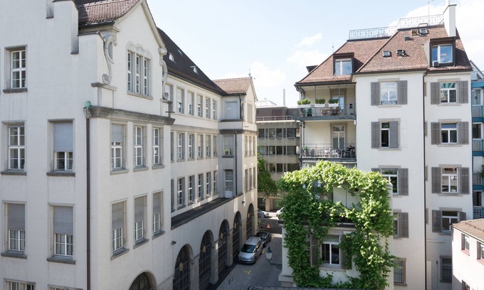 Old Town Apartamento | Paradeplatz Apartment by Airhome