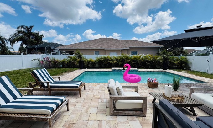 Sabal Harbour Casa | Paradise 4 Bedroom Heated Pool Home Near IMG Academy and Siesta Key Beach