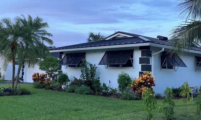 Tequesta Casa | Paradise at Its' Best. Your Home Away From Home....Pets welcome & Tesla Charger