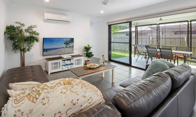 Jubilee Pocket Casa | Paradise by the Port, Close To Town, Sleeps 8