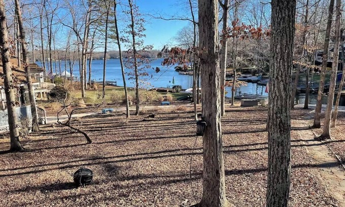 Locust Grove Casa | Paradise Found: ☼Lakefront Home in Locust Grove