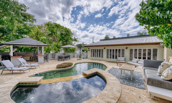 Ensenada Casa | Paradise living 6-bed 3.5-bath island retreat in Rincón, PR with large pool & AC