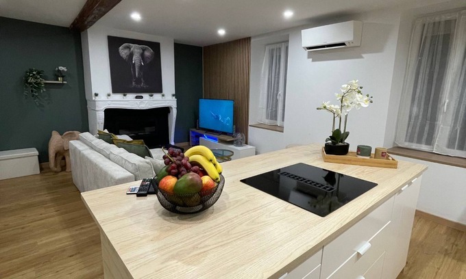 Riom Casa | Parifou Air-conditioned cosy house with play area for families