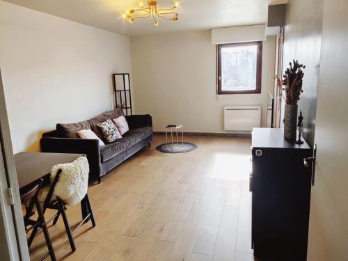 Quartier de Becon Apartamento | Paris La Defense - Courbevoie Seine view - very near Metro 3