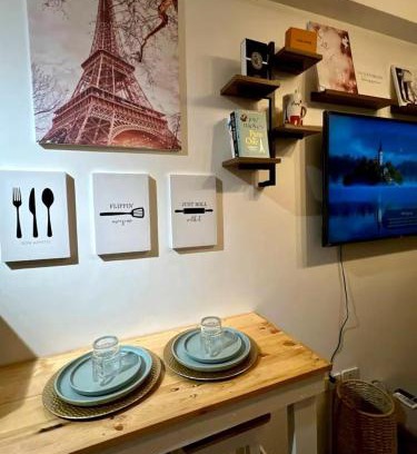 Project 8 Apartamento | Paris Theme Near Trinoma SM North LRT Roosevelt SNR Congressional Free Netflix Fast Internet