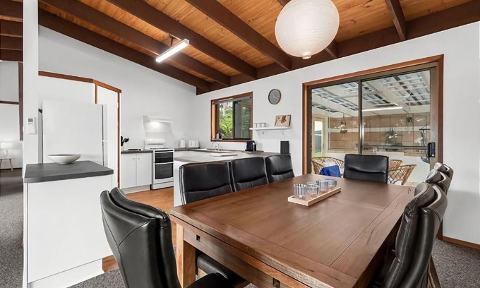 Surf Beach Casa | Park and Relax managed by Batemans Bay Accom