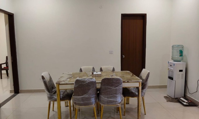 Ludhiana Apartamento | Park Avenue - Best place to be in.