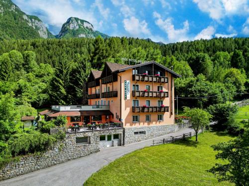 Dimaro Hotel | Park Hotel Bellevue