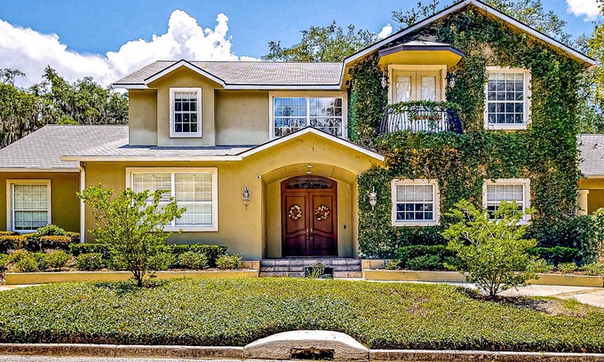 Historic District Casa | Parke Place - Main House and Guesthouse | Estate in Ocala