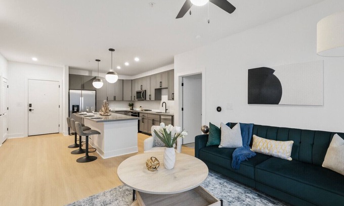 Five Points South Apartamento | Parkside Chic 2BR Near Regions Field + Park