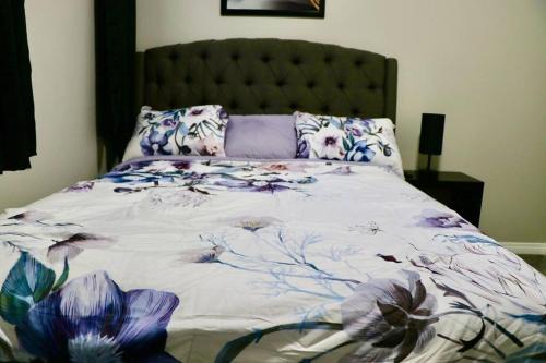 Southeast Calgary Apartamento | Parkside Luxury Stay with Xbox Entertainment