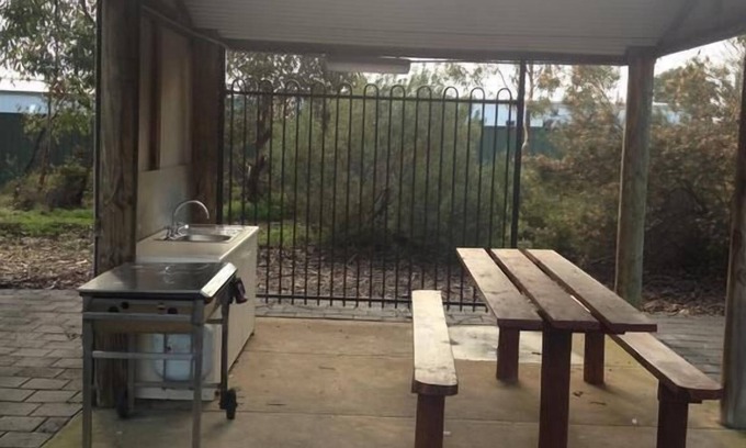 Parndana Apartamento | Parndana Hotel