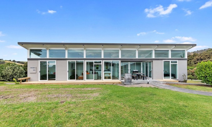 Russell Casa | Paroa Bay Chalets - Te Whare Kiwi