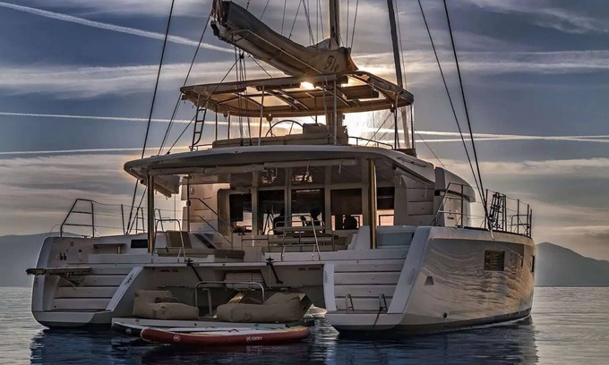 Naousa Alquiler De Eote | Paros Catamaran - Catamaran in Paros - Flo 52 by Fantasia Villas