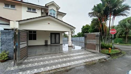 Johor Bahru Casa | Party/Gathering Semi-D House @Nusajaya Skudai Johor By Popeye Homestay