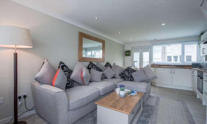 Pembroke Casa | Pass the Keys 4 Bed Chalet Fully equipped w Free Parking WiFi