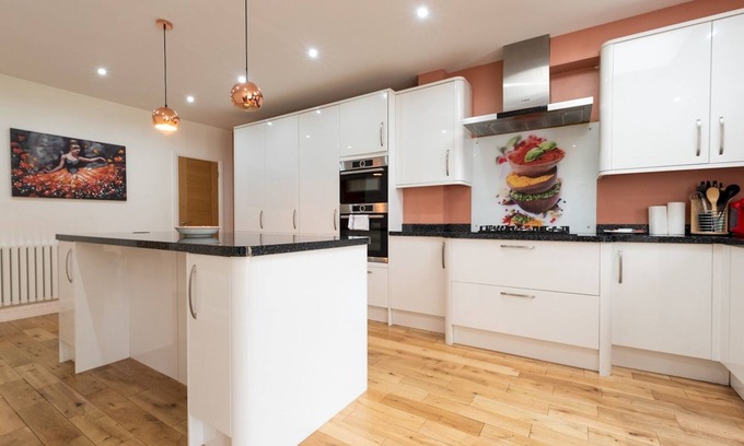 Sidcup Casa | Pass the Keys | 4 Bed house + Parking, 5 mins Sidcup Station