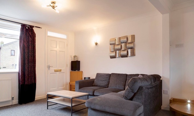 Milton Casa | Pass the Keys | Beautiful 4BR with Private Garden