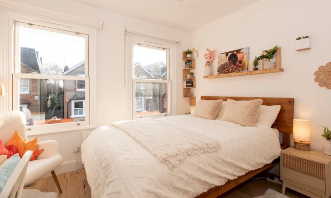 Norbiton Casa | Pass the Keys | Beautiful, Zen 1 Bed Home, free parking - Kingston