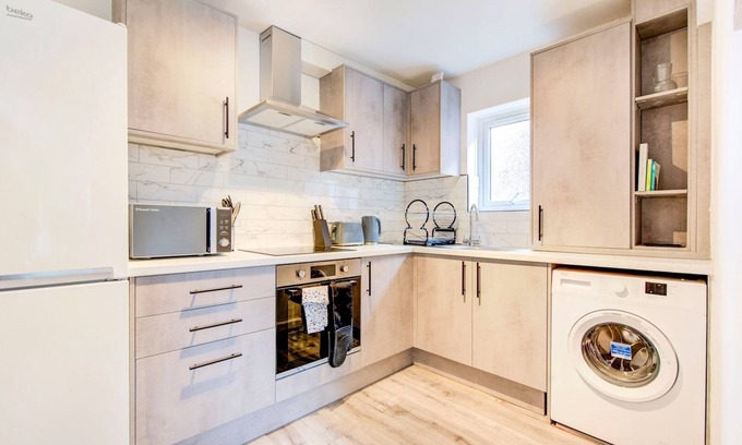St. Michael's Casa | Pass the Keys | Bright Spacious Home Away From Home With Parking