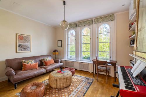 Colville Casa | Pass the Keys Charming Portobello Road Apartment