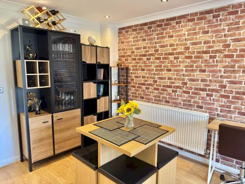 Llansamlet Casa | Pass the Keys Modern Home- Ideal for Professionals 5 mins to M4