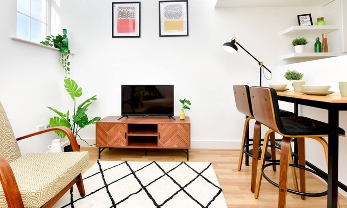 St. Thomas Apartamento | Pass the Keys | The Bay Boutique-1 bed loft apartment with parking