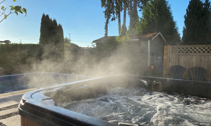 Duncan Apartamento | Pastoral, Minutes to town, trails and wineries and a hot tub!