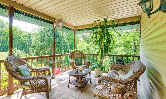 Fresno Casa | Patio & Nature Views: Fresno Getaway!