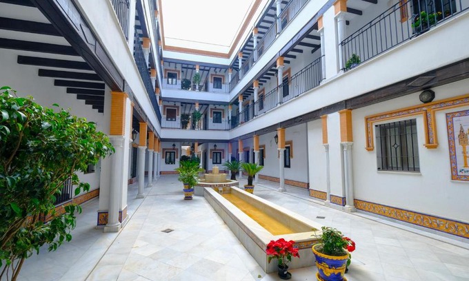 Santa Catalina Apartamento | Patio Rialto Apartment