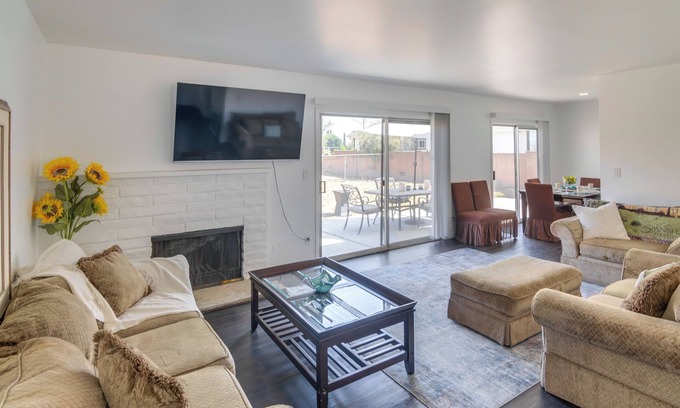 Lake View Terrace Casa | Patio & Yard: LA Area Home Near Hospitals