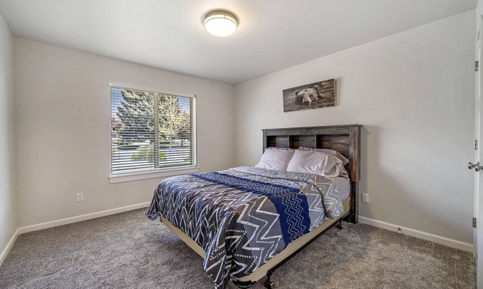 Twin Falls Casa | Pawsitively Perfect: New Pet-Friendly Home in Ideal Location!"