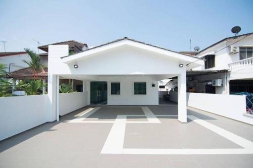Kampung Kastam Casa | Peace Casa - Homely & Cosy