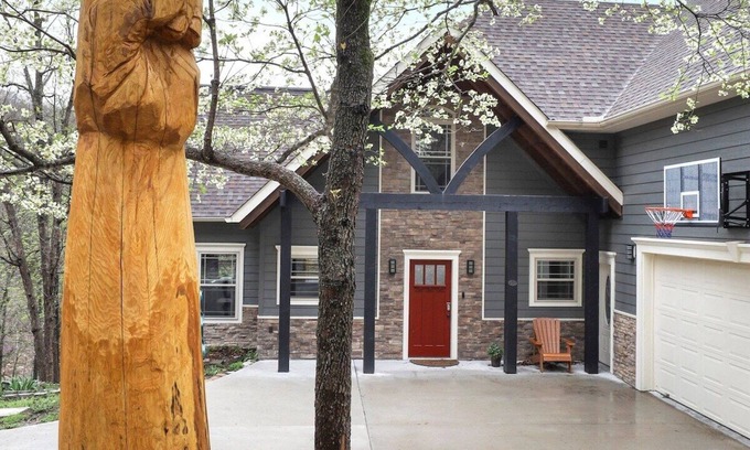 Sylvan Shores Casa | Peace of the Shore - On Beaver Lake - Sleeps 18