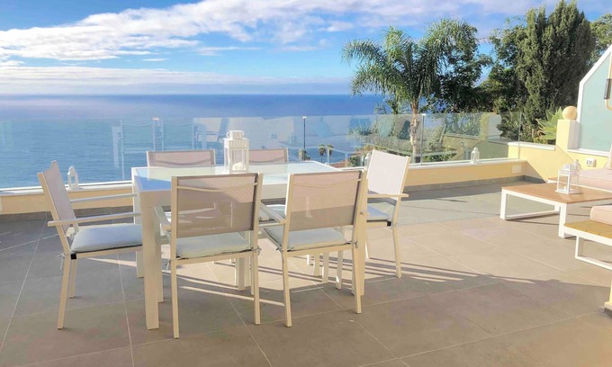 La Quinta Casa | Disfruta de inolvidables atardeceres frente al mar y el Teide.