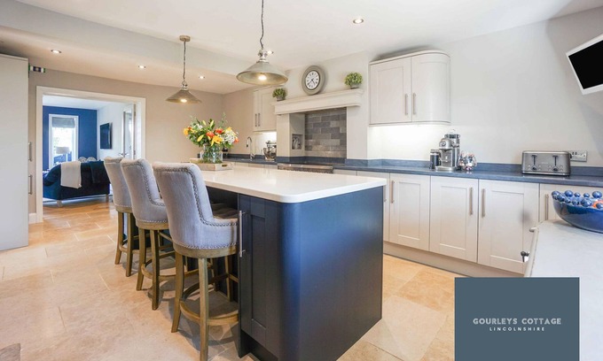 Rampton Cabaña | Peaceful 3 Bedroomed Lincolnshire Cottage with Hot Tub in Laughterton nr Lincoln