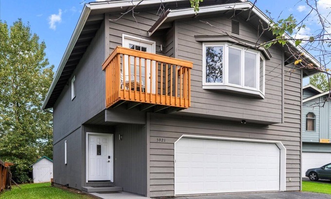 University Area Casa | Peaceful Anchorage Stay