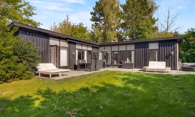 Dronningmolle Casa | Peaceful beach house life just 50 m from shore