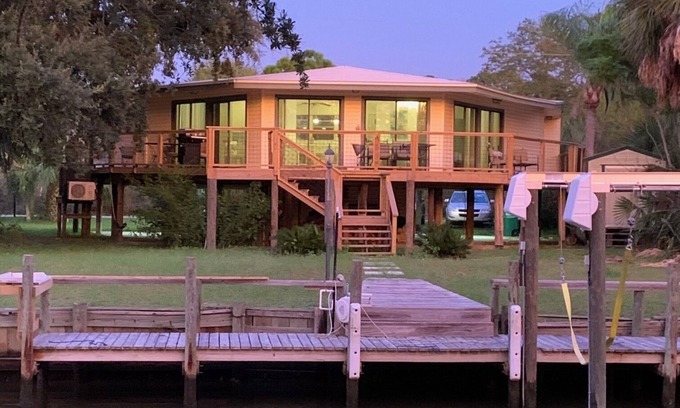 Alligator Point Casa | Peaceful beach in a boating and fishing Paradise. Short walk to beach!