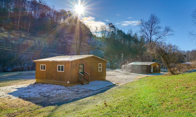 Beattyville Cabina | Peaceful Beattyville Cabin Near Red River Gorge!