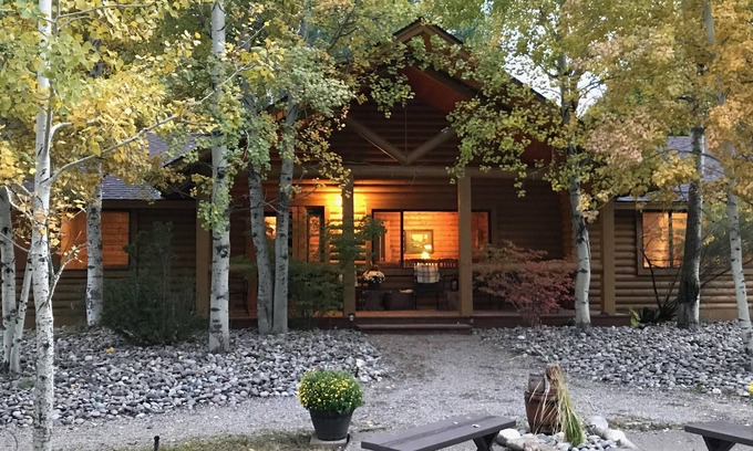 Rigby Casa | Peaceful & Beautiful Idaho Log Lodge w / Activities