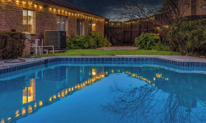 Stafford Casa | Peaceful Boho stays-4BRs-amazing pool-patio&deck-mini golf-Stafford