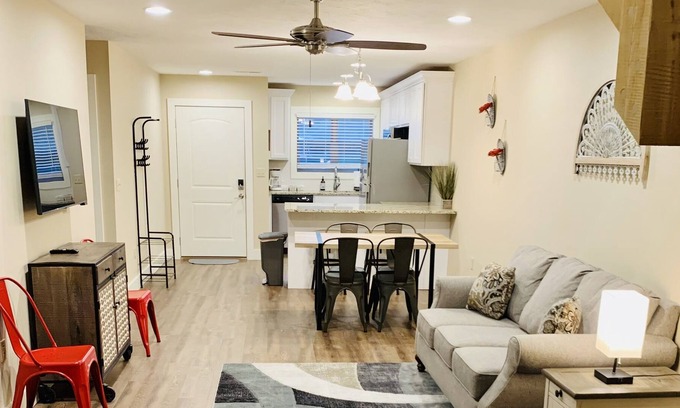 Branson Casa | Peaceful Branson Retreat - New Finishes - Great for families and small groups!