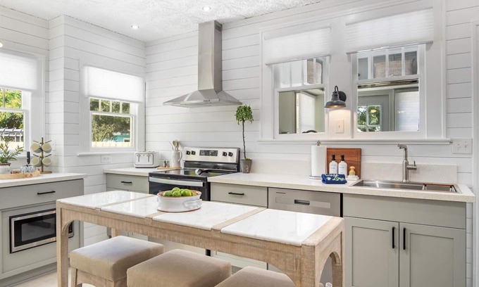 Bradenton Casa | Peaceful Bungalow Near Ana Maria Island Ferry, 2BR, Parking, WiFi, Outdoor Space