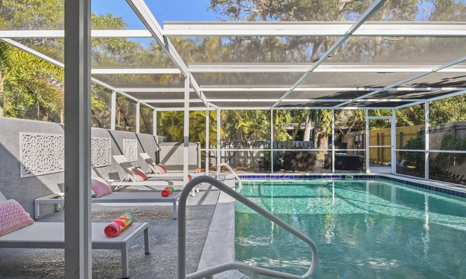 Indian Beach Sapphire Shores Casa | Peaceful Coastal Retreat – 3BR Home with Pool Near Sarasota Bay