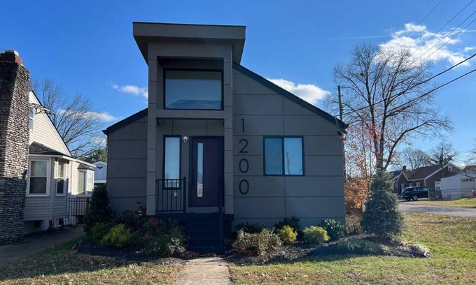 Germantown Casa | Peaceful Contemporary Close to Everything