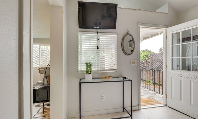 Temecula Apartamento | Peaceful Cottage ~ 3 Mi to Old Town & Wineries!