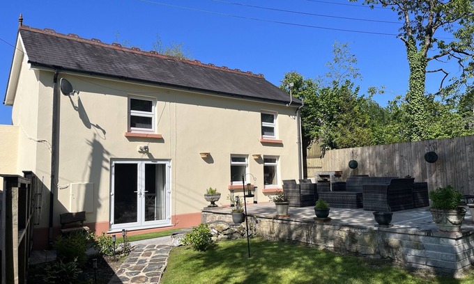 Alltwalis Cabaña | Peaceful Country Cottage near Carmarthen